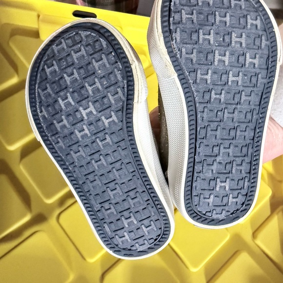 Toddler Shoes - size 5 - Picture 4 of 6